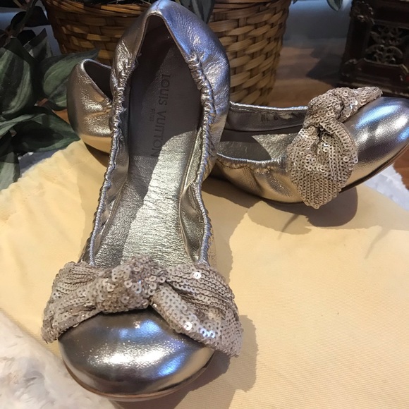 Louis Vuitton Metallic Leather Amulet Flats - Picture 1 of 15